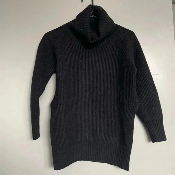 Wilfred Free Wool Ribbed Hi Lo Cropped Turtleneck Sweater in Black XXS - Picture 1 of 3